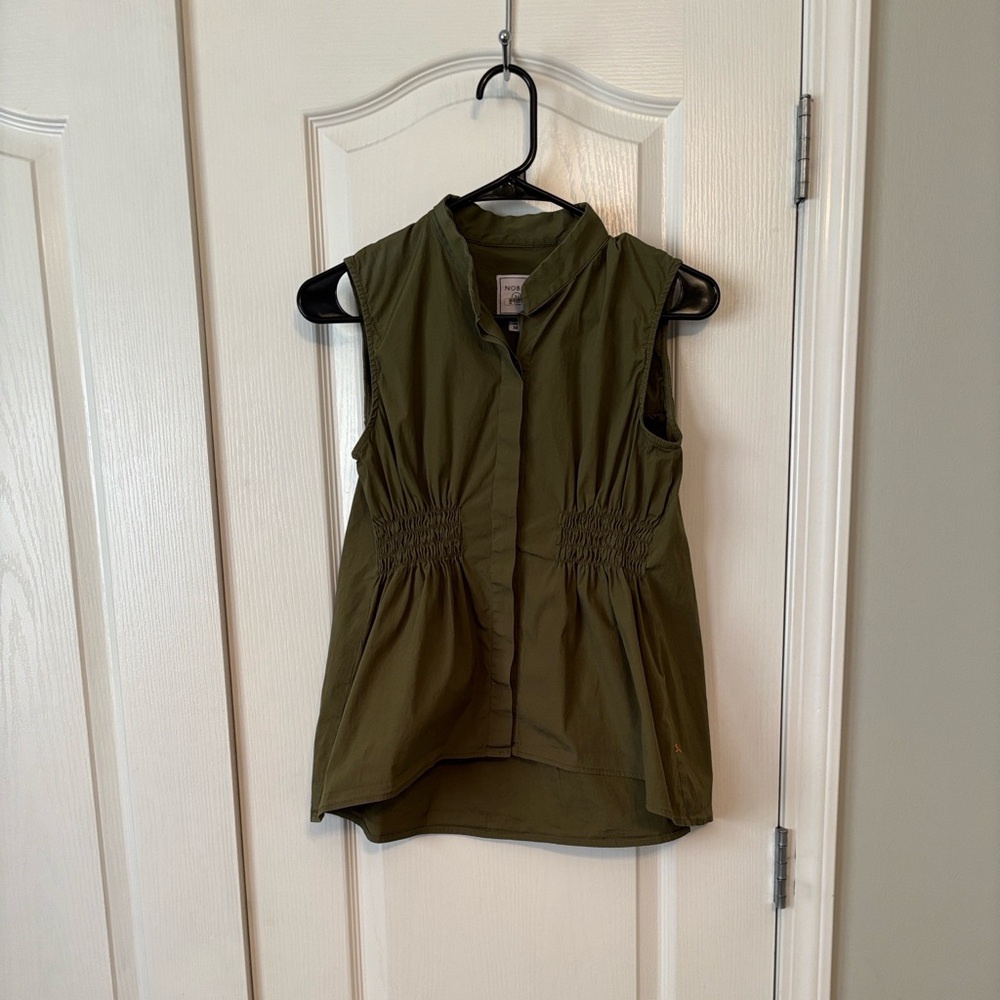 NOBLE Women’s Olive Green Sleeveless Button Down Shirt w/ Cinched Waist size XS